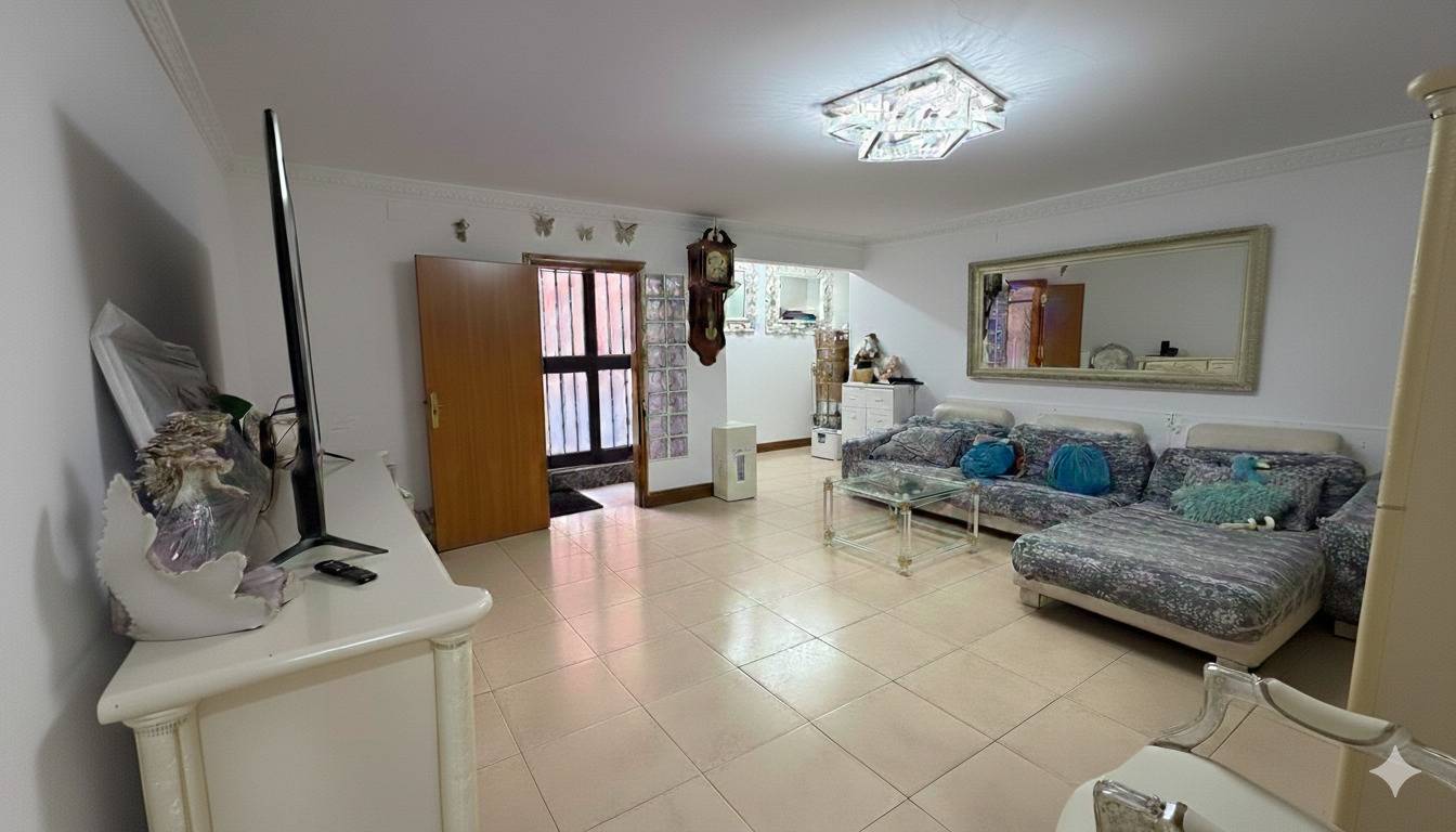 Santa Coloma de Gramenet, BAR 08921 - Unit 2 -  - Interior Photo - Image 1 of 5