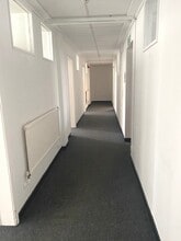 Woodland Ter, Pontypridd to rent Interior Photo- Image 1 of 8