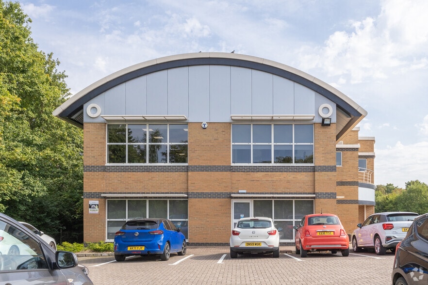 1 Radian Ct, Milton Keynes to rent - Building Photo - Image 3 of 3