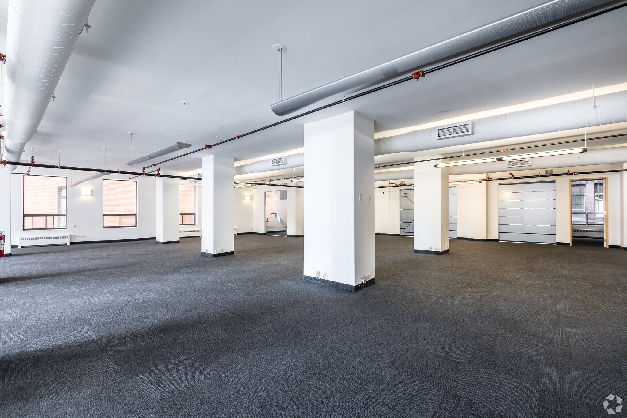 410 Rue Saint-Nicolas, Montréal, QC to rent Interior Photo- Image 1 of 4