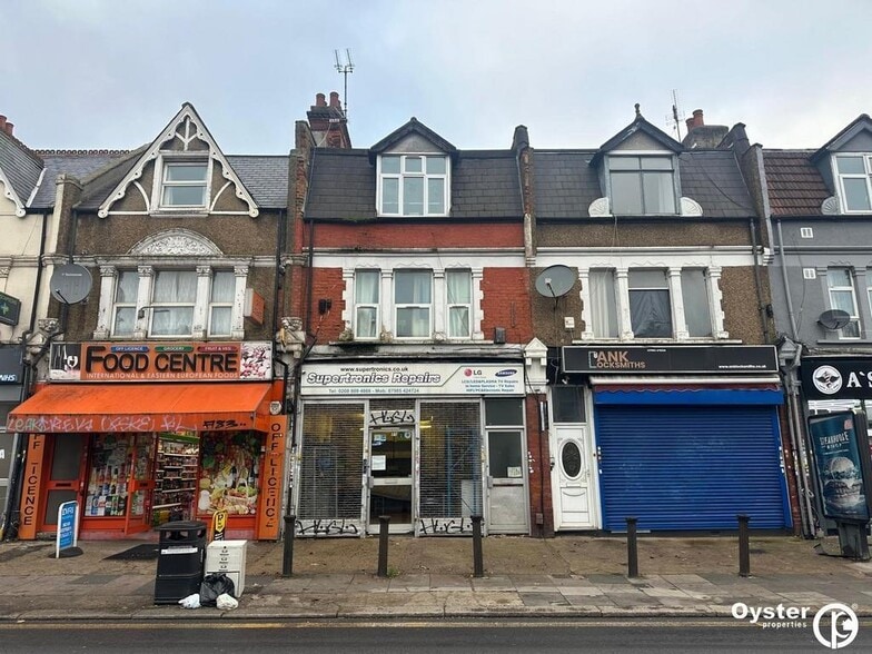 71 Westbury Ave, London to rent - Building Photo - Image 1 of 4