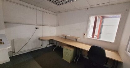 33 Levellers Ln, St. Neots to rent Interior Photo- Image 2 of 5