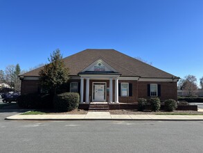 231 S Sharon Amity Rd, Charlotte, NC for sale Building Photo- Image 1 of 1