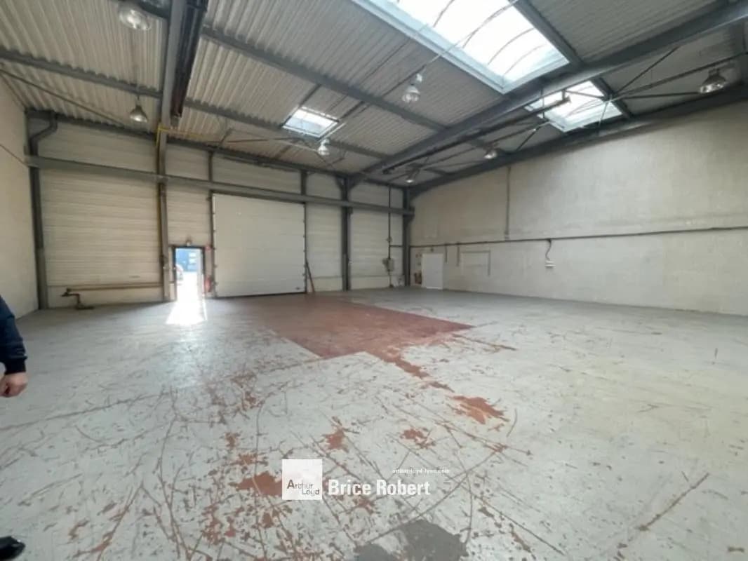 25 Rue Du 35Eme Regiment D'Aviation, Bron for sale Interior Photo- Image 1 of 4