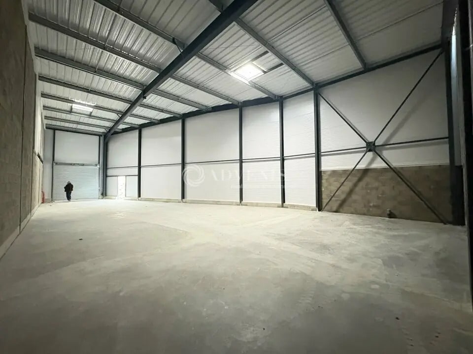 Location Entrepôt 150 m² à 325 m² - Photo 1