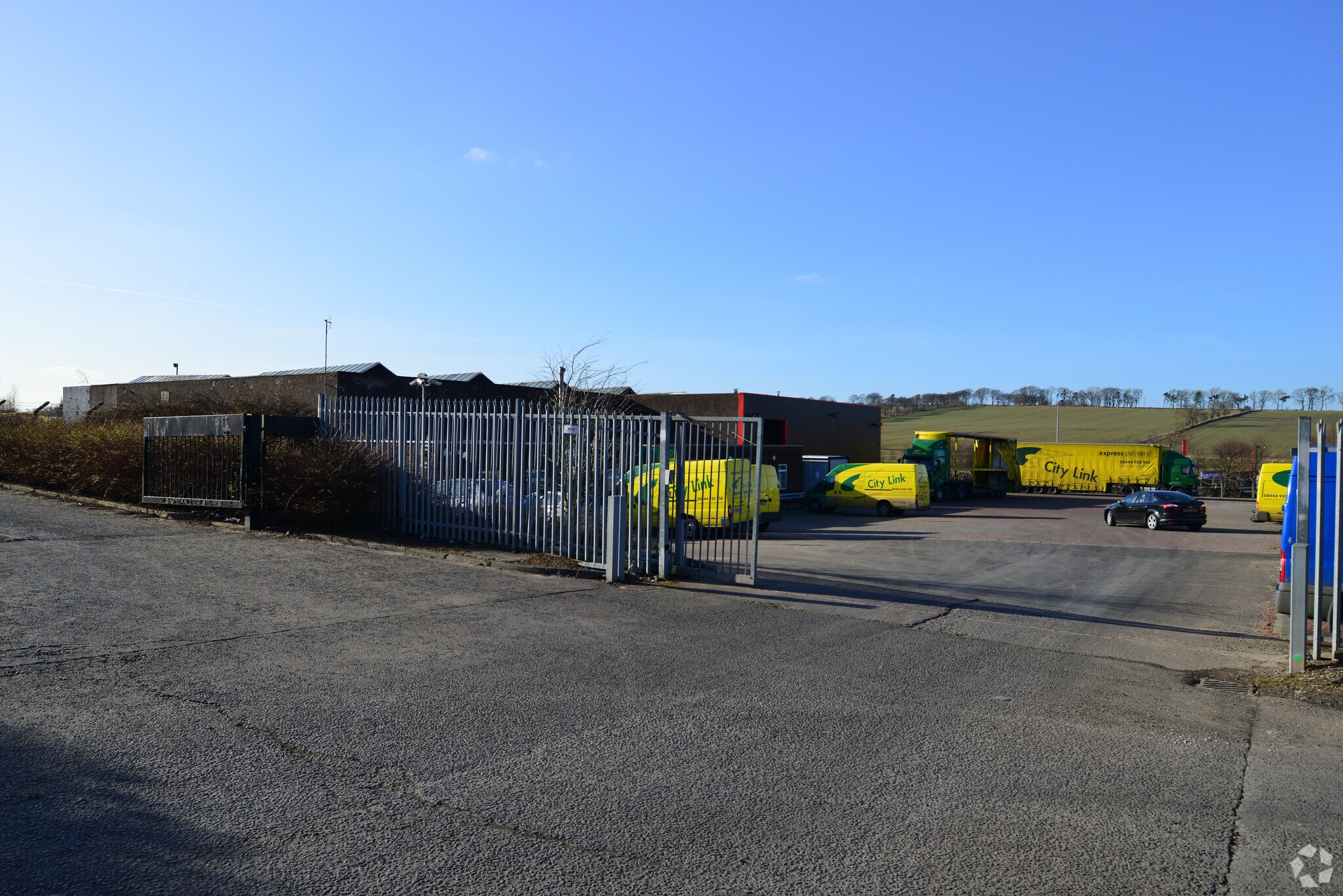 Deans, Livingston, Nairn, Livingston for sale Primary Photo- Image 1 of 1