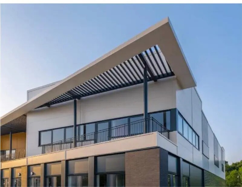 Light Industrial in Neuville-sur-Oise to rent Building Photo- Image 1 of 17