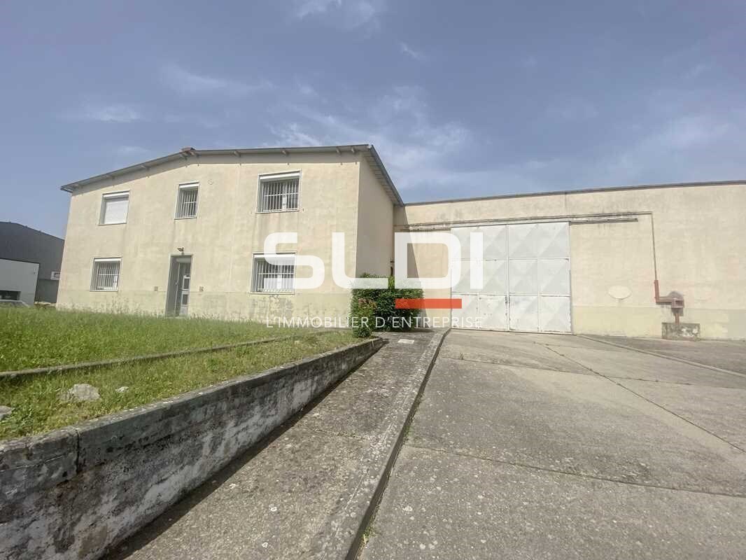 17 Avenue Des Catelines, Saint-Laurent-de-Mure to rent Building Photo- Image 1 of 7
