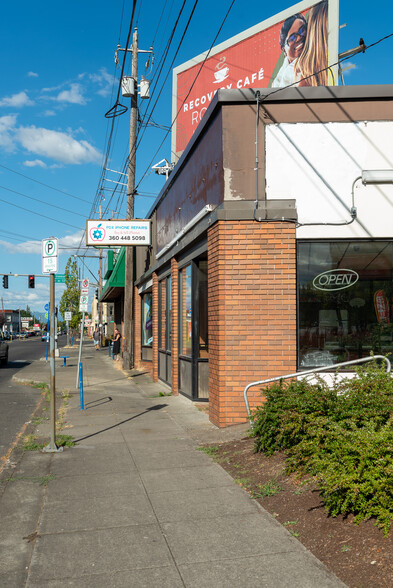 7110 NE Sandy Blvd, Portland, OR for rent - Building Photo - Image 3 of 12