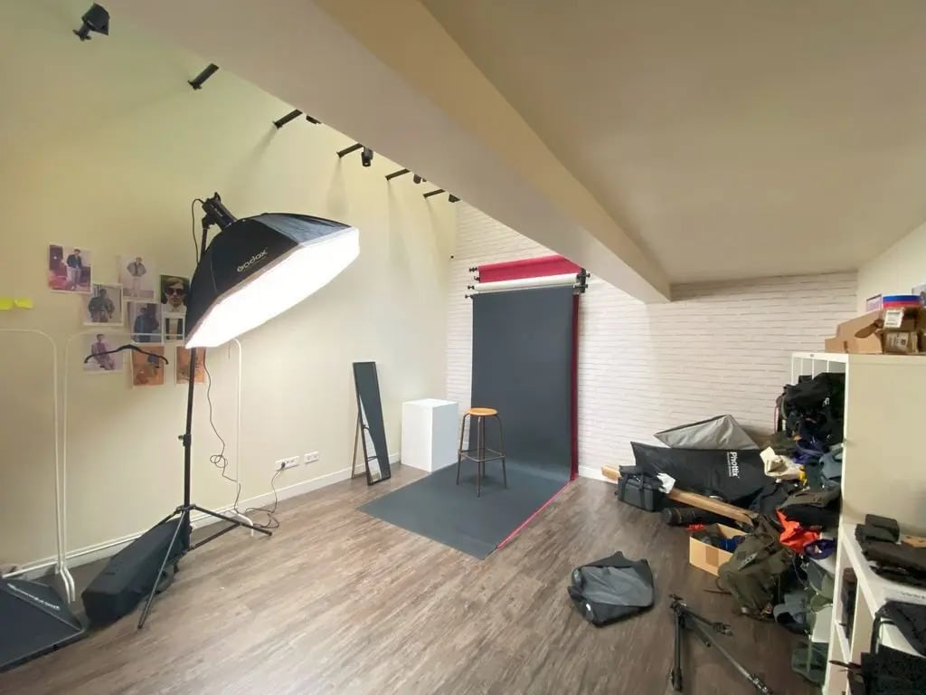 Retail in Paris to rent Interior Photo- Image 1 of 3