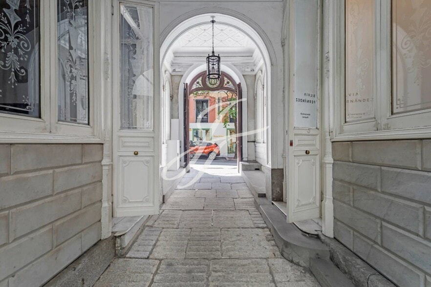 Calle del Almirante, 9, Madrid, Madrid for sale - Building Photo - Image 2 of 11