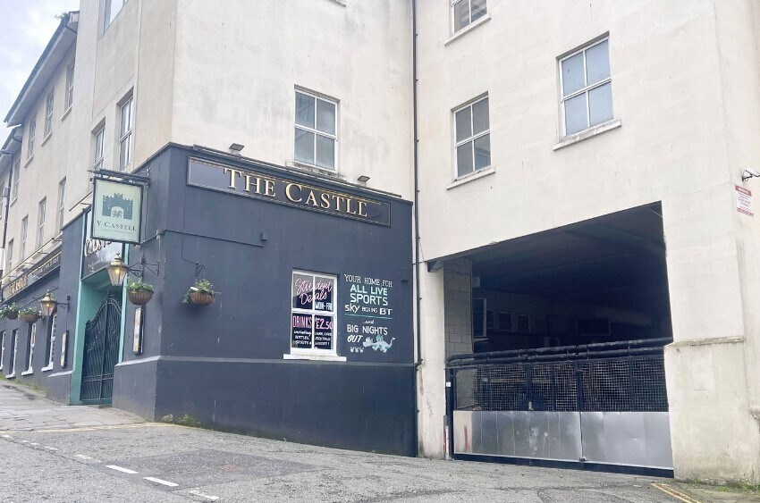 Glanrafon, Bangor for sale Primary Photo- Image 1 of 1