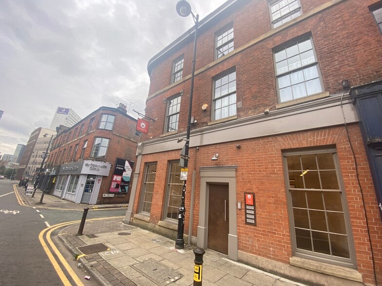 81-83 Chapel St, Salford to rent - Building Photo - Image 3 of 9