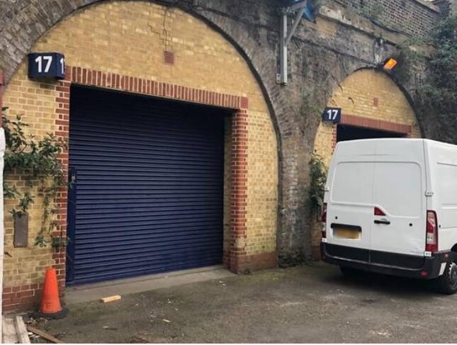 17 Finch St, London for sale Primary Photo- Image 1 of 1