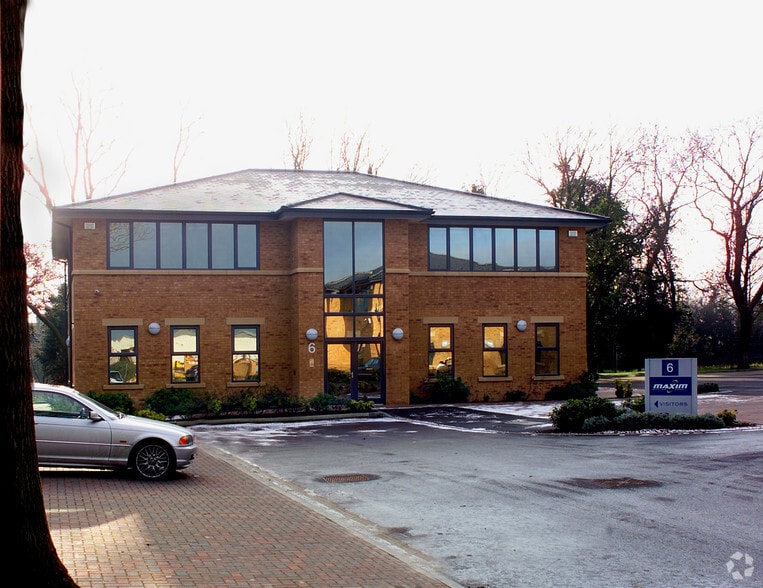 6 Manor Park, Banbury for sale - Primary Photo - Image 1 of 1