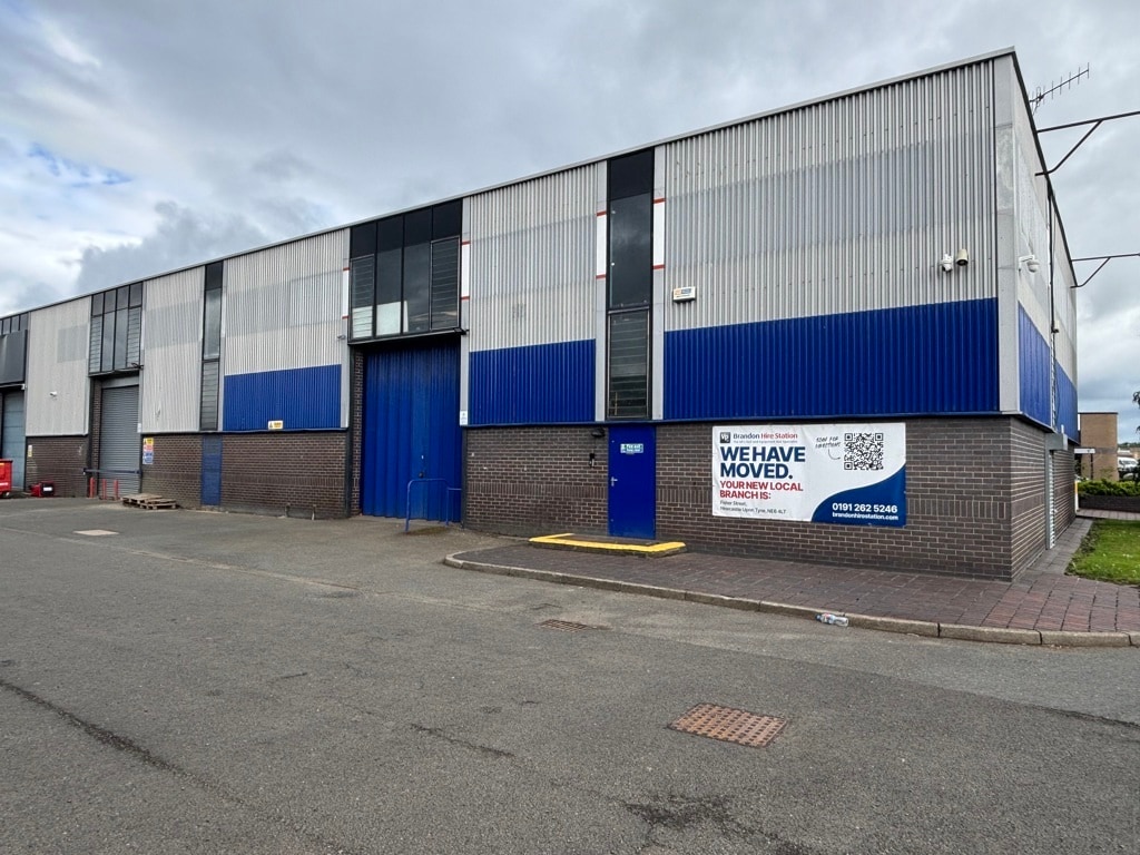 Kingsway, Gateshead to rent Building Photo- Image 1 of 2