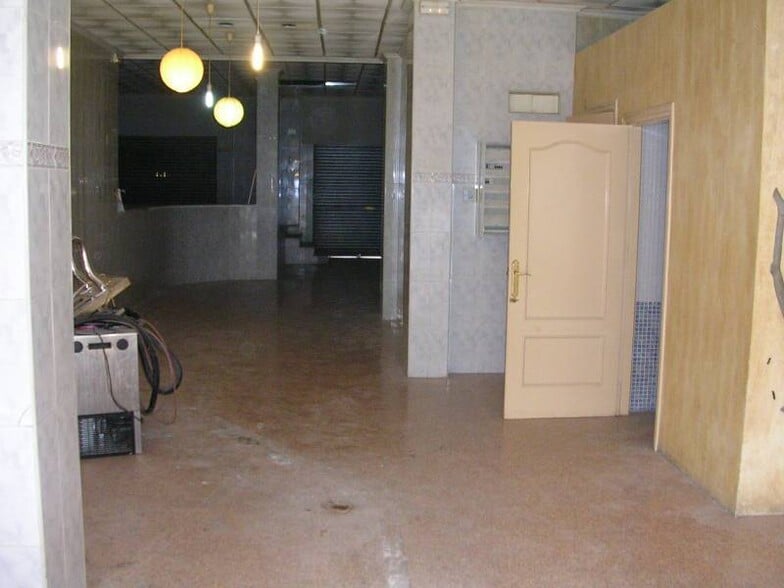 Retail in Crevillent for sale - Interior Photo - Image 2 of 3