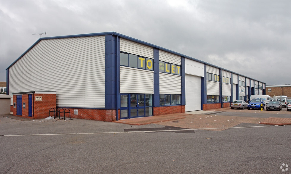 Jackson Clos, Portsmouth to rent - Building Photo - Image 3 of 12