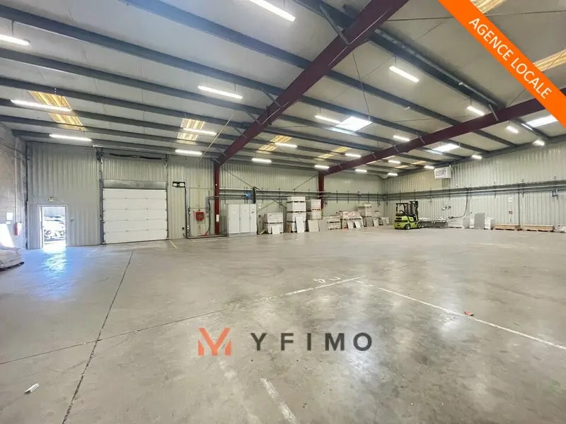 Location Local d'activités 526 m² - Photo 1