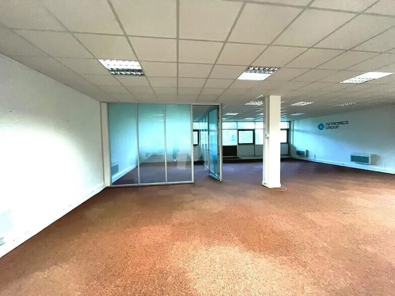 Office in Lisses to rent - Building Photo - Image 3 of 11