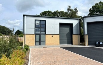 Oakdene Dr, Three Legged Cross to rent Building Photo- Image 2 of 3