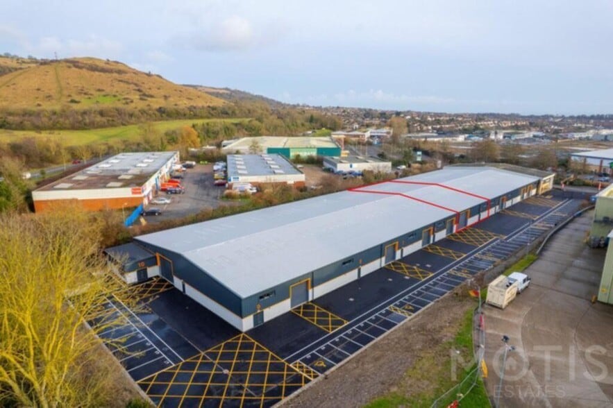 Barnfield Rd, Folkestone to rent - Building Photo - Image 1 of 24