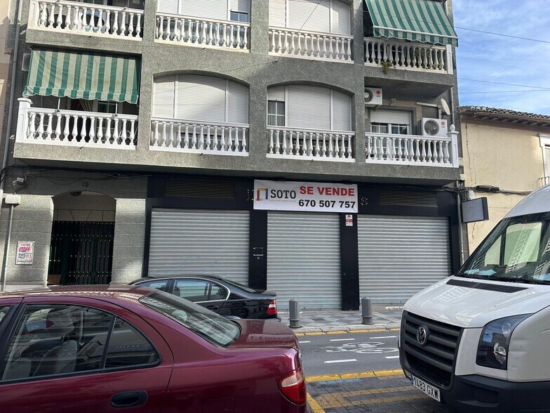 Avenida Andalucía, 19, Atarfe, Granada for sale - Building Photo - Image 2 of 19