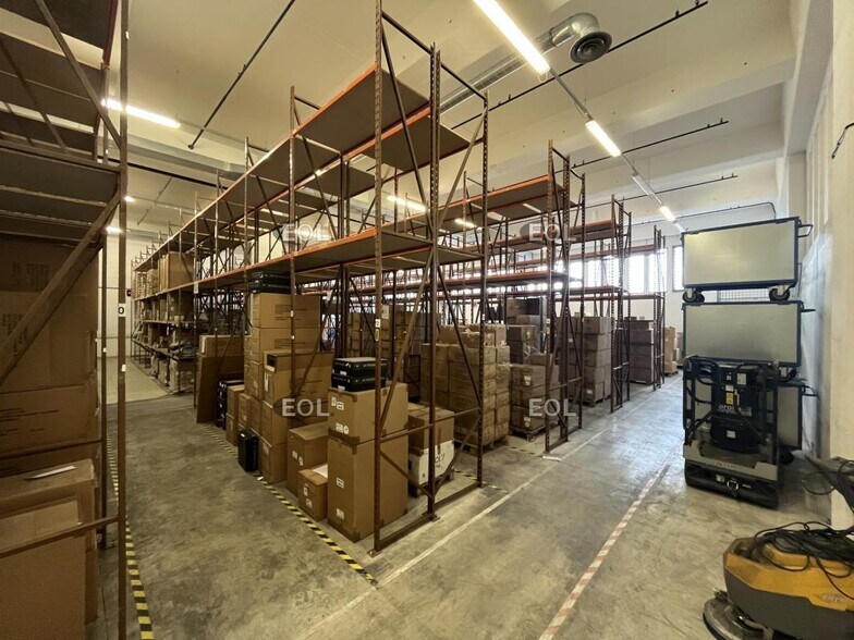 Light Industrial in Montreuil for sale - Building Photo - Image 2 of 8
