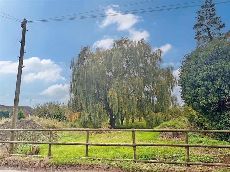 14 The Russets, Upwell for sale - Building Photo - Image 2 of 4