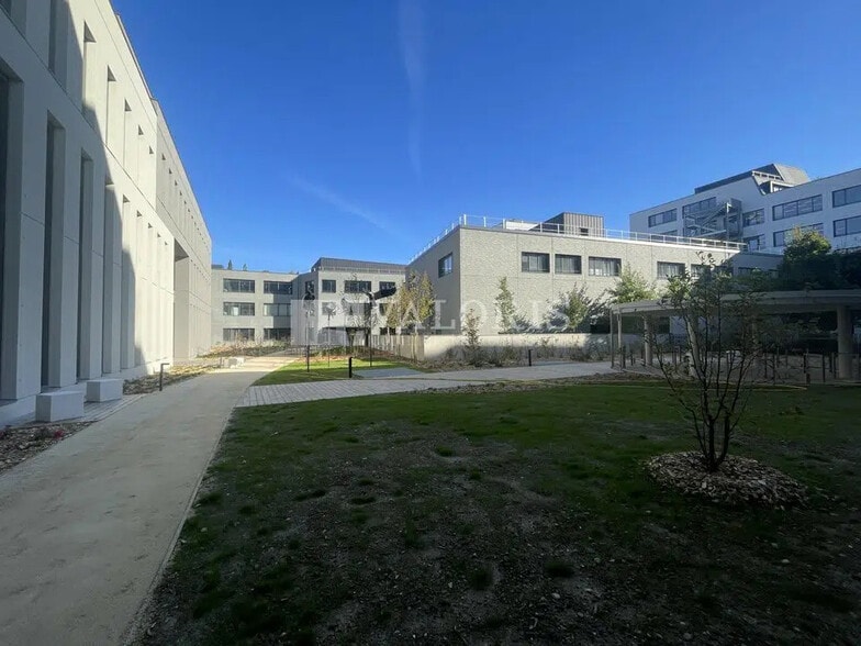 26-34 Rue De Bruxelles, Villeurbanne to rent - Building Photo - Image 3 of 21