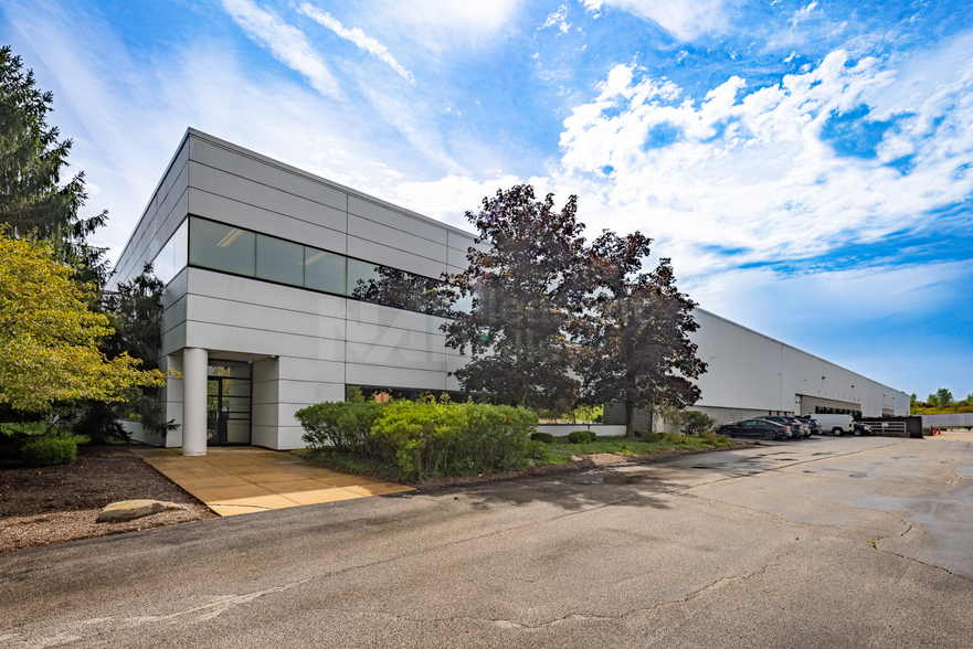 30725 Solon Industrial Pky, Solon, OH for rent - Building Photo - Image 1 of 3