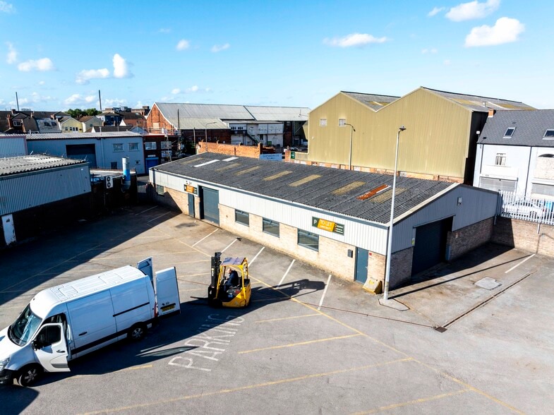 Strawberry St, Hull to rent - Building Photo - Image 1 of 7