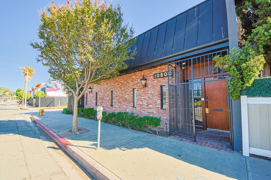 10800 Ventura Blvd, Studio City, CA for rent - Building Photo - Image 3 of 31