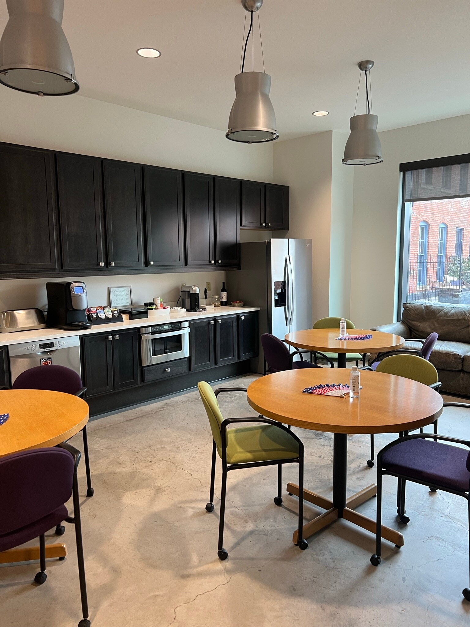 629 N High St, Columbus, OH to rent Interior Photo- Image 1 of 12