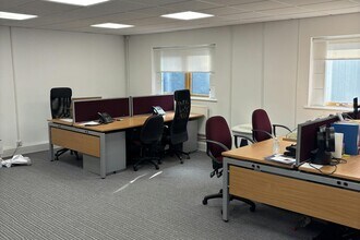 4 Royds Hall Rd, Leeds to rent Interior Photo- Image 2 of 4