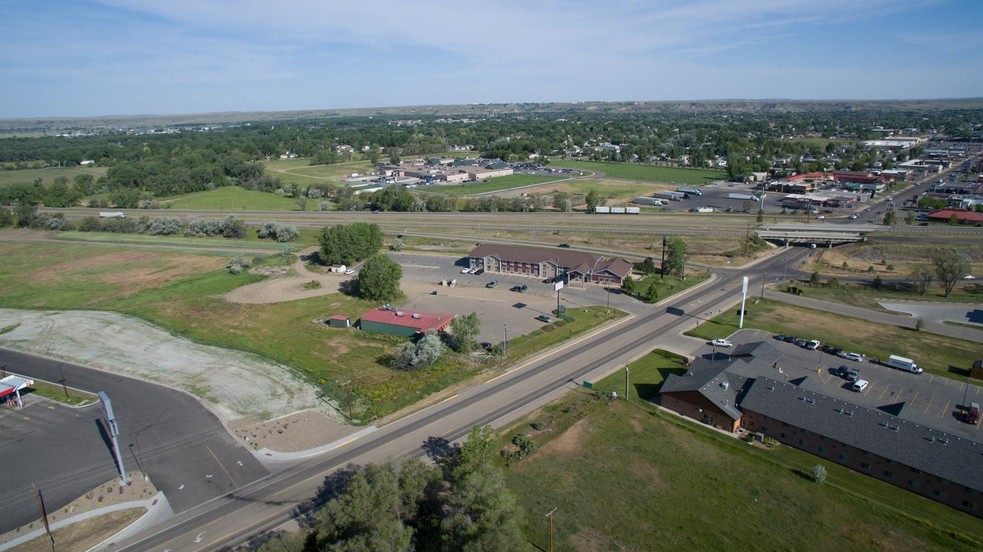 1713 S Haynes Ave, Miles City, MT for sale - Building Photo - Image 2 of 10