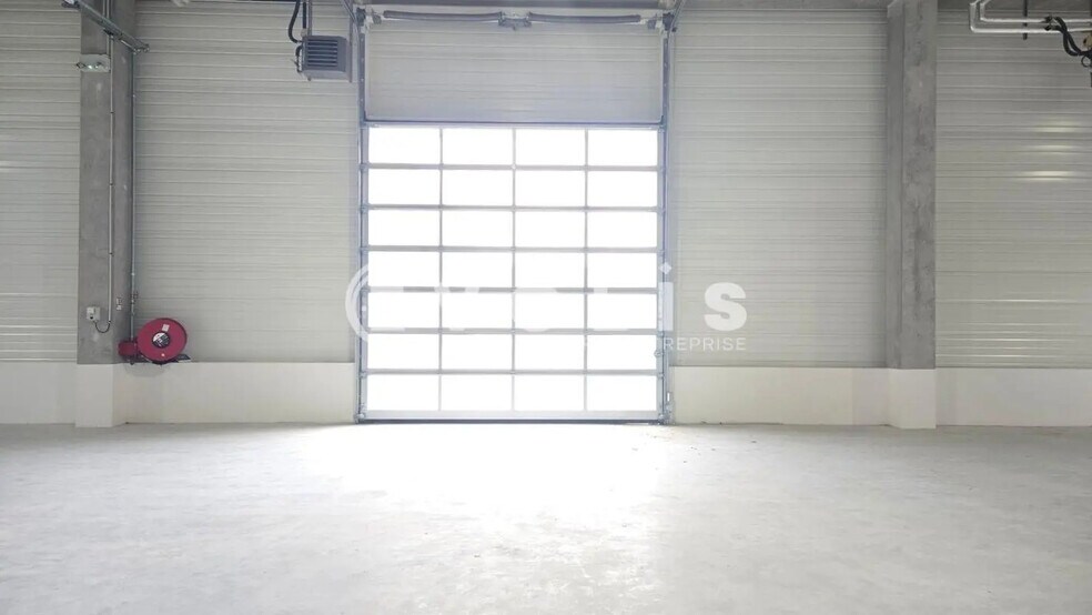 55 Rue Léon Geffroy, Vitry-sur-Seine to rent - Interior Photo - Image 2 of 19