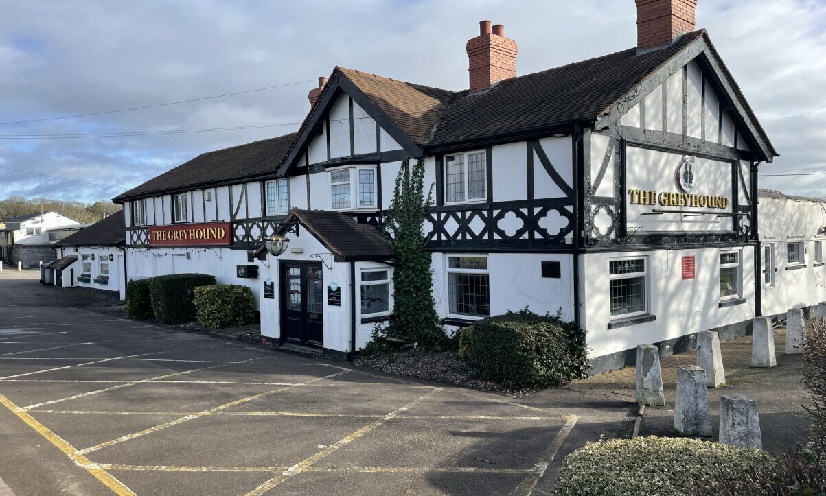 Yarlet, Stafford for sale Primary Photo- Image 1 of 1