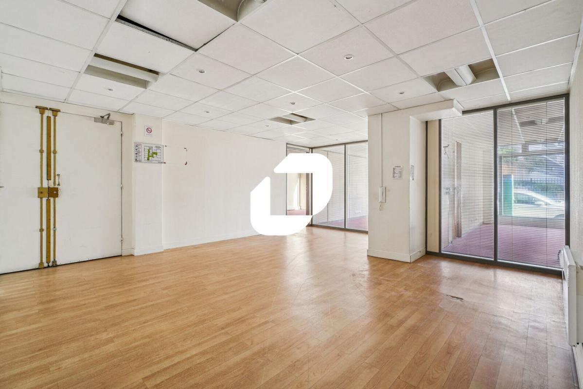 Office in Paris for sale Interior Photo- Image 1 of 16