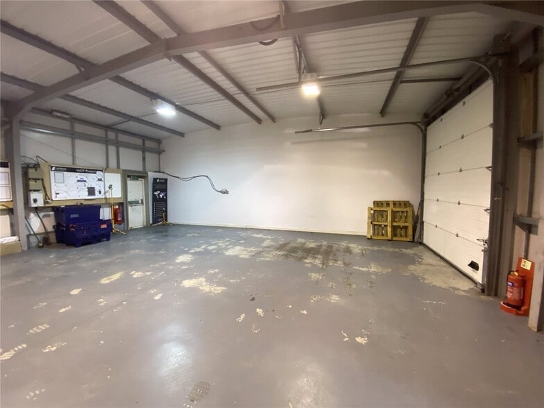 Harlescott Lane, Shrewsbury to rent - Interior Photo - Image 3 of 5