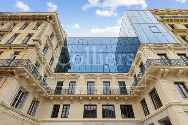 Vente Bureaux 62 m² à 2 504 m²