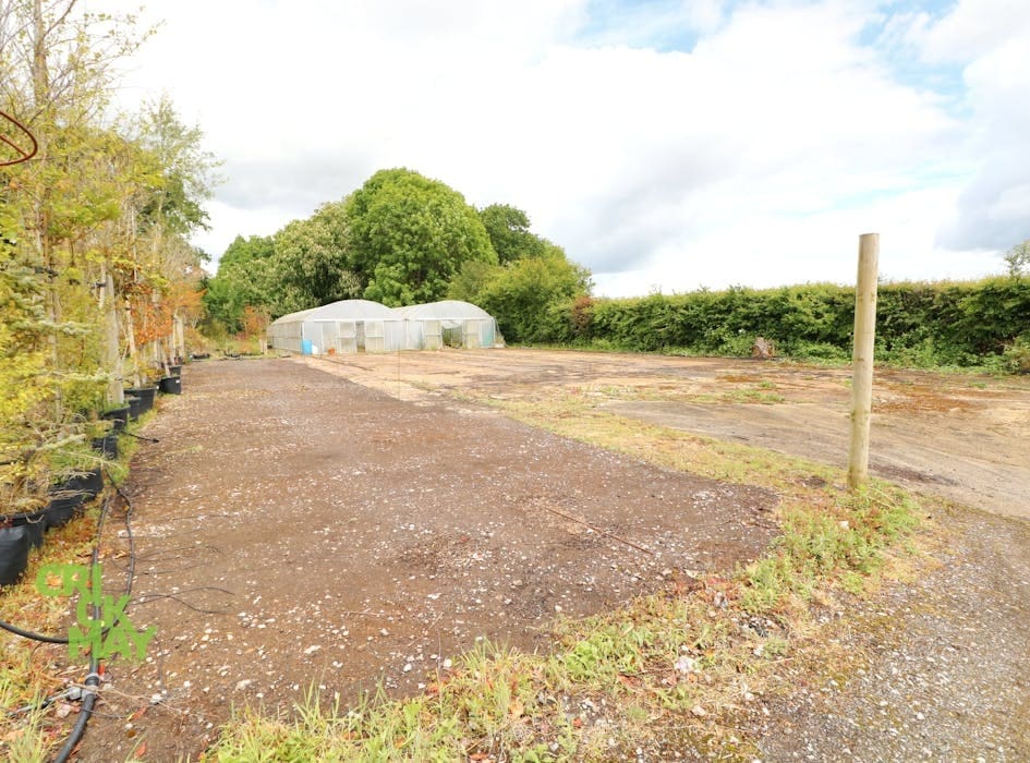 London Rd, Hurstpierpoint to rent Building Photo- Image 1 of 5