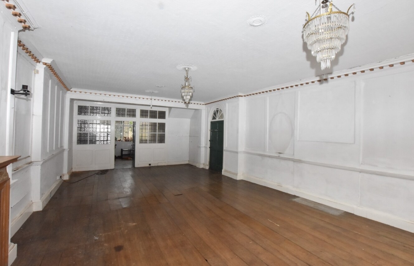 81 Church St, Tewkesbury for sale Interior Photo- Image 1 of 1