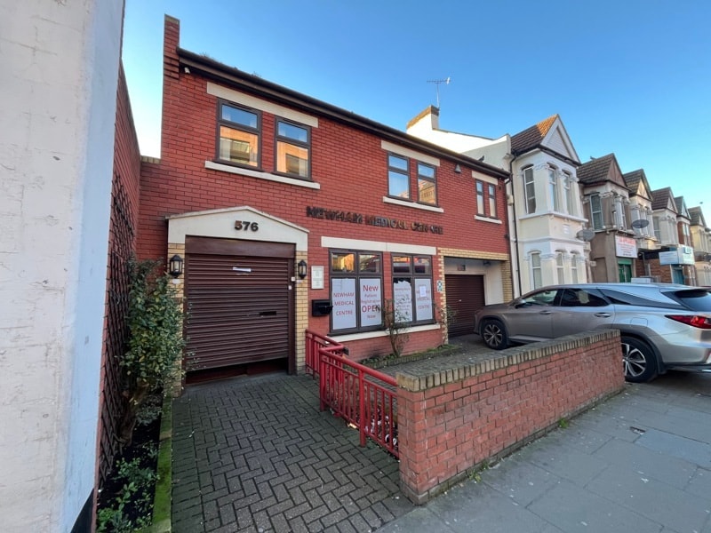 576 Green St, London for sale Primary Photo- Image 1 of 1