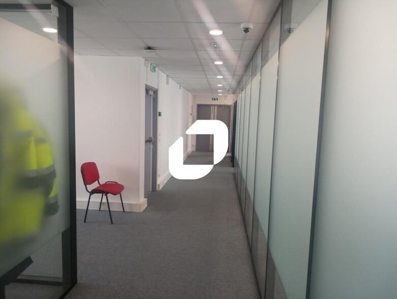 Office in Issy-les-Moulineaux to rent - Interior Photo - Image 3 of 5
