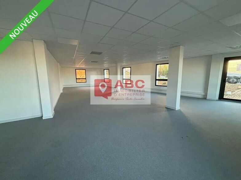 Office in Montpellier to rent - Building Photo - Image 2 of 4