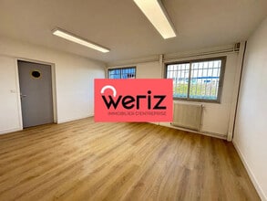 Office in Aubagne to rent Building Photo- Image 2 of 9