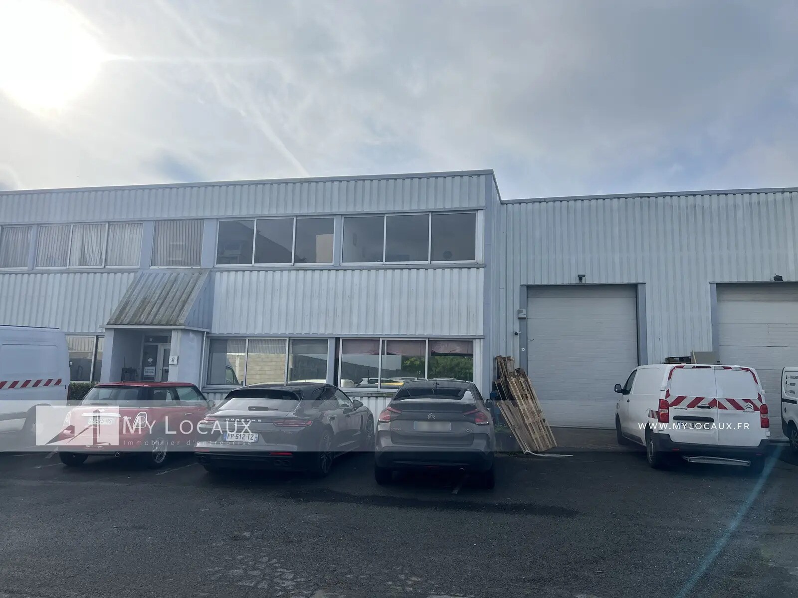 Light Industrial in Sartrouville to rent Building Photo- Image 1 of 7