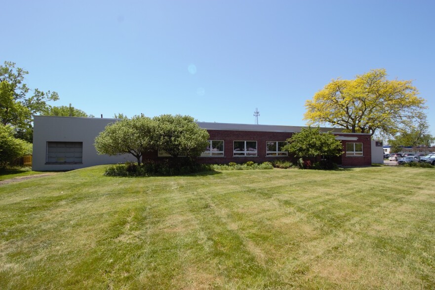 2025 Brighton Henrietta Town Line Rd, Rochester, NY for rent - Building Photo - Image 2 of 15