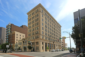 100-102 N Elm St, Greensboro, NC for sale Primary Photo- Image 1 of 1